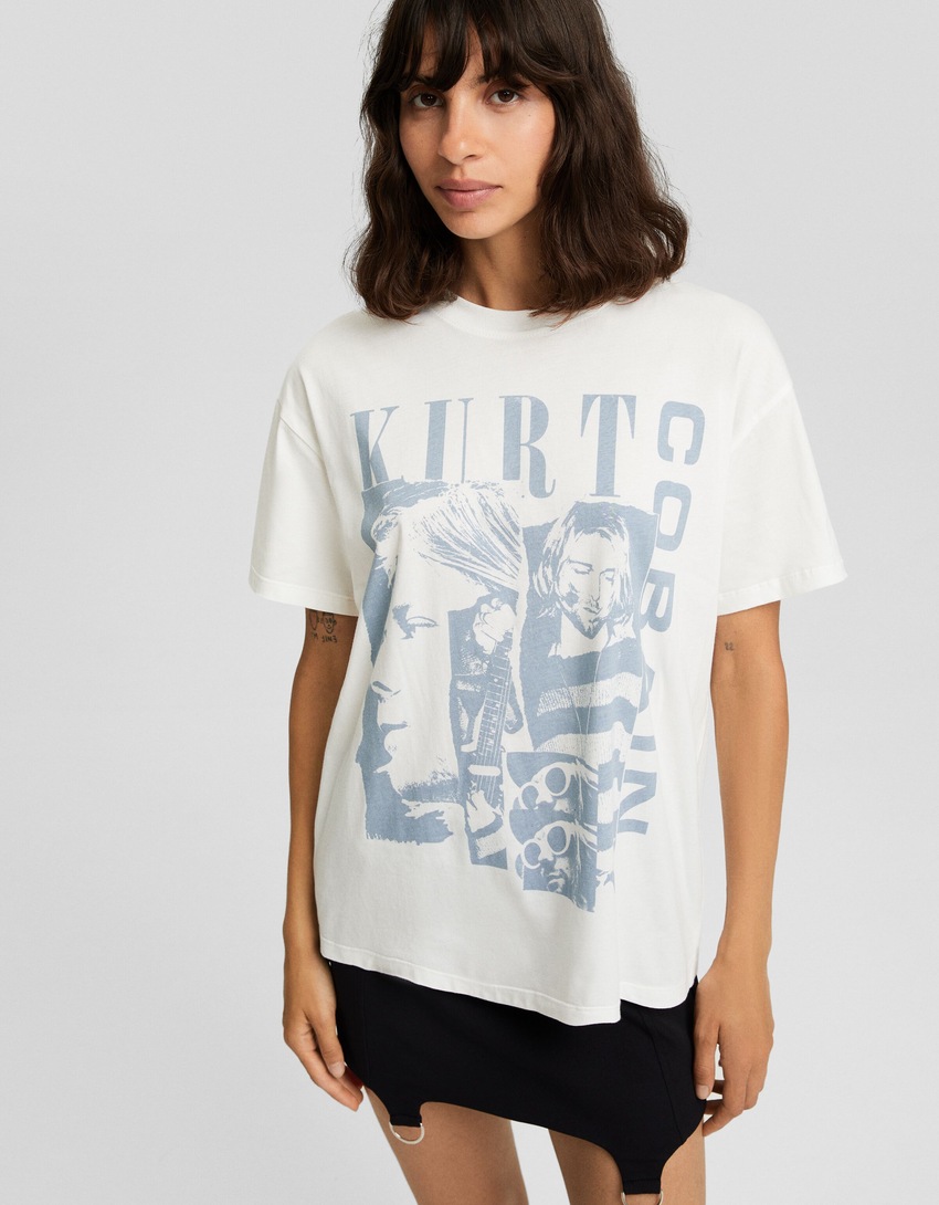 Camiseta oversized de manga curta com estampa de Kurt Cobain