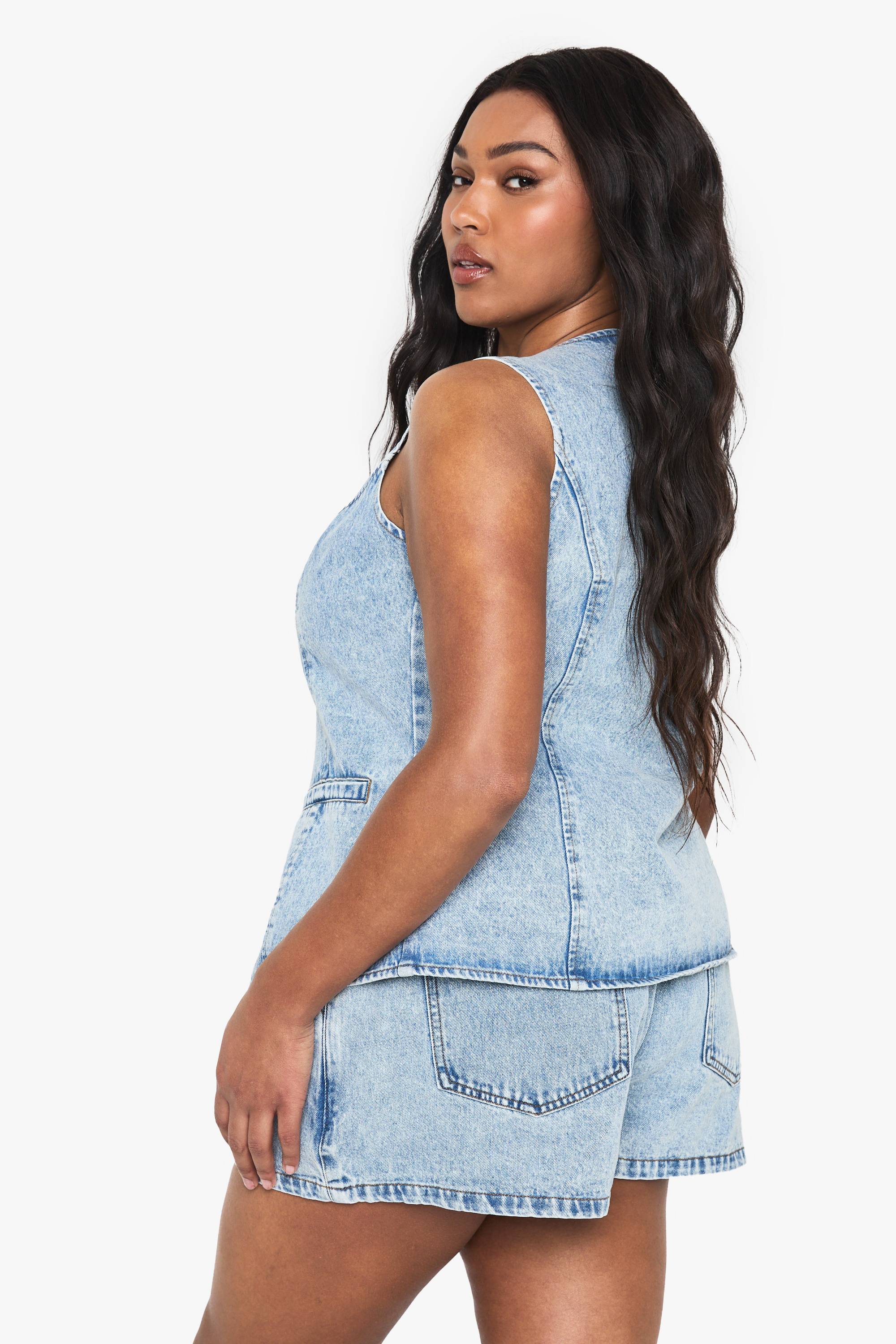 boohoo Gilet en denim avec boutons en tissu assorti