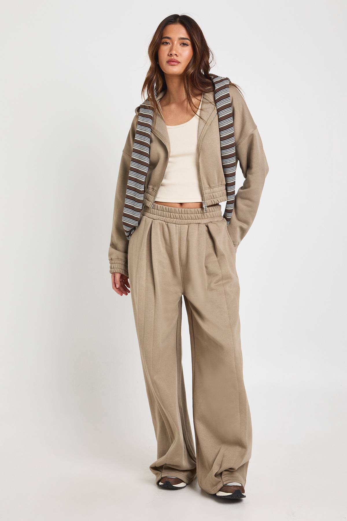boohoo Sweat à Casynthétiqueche Court Double Zip Taille Cintrée