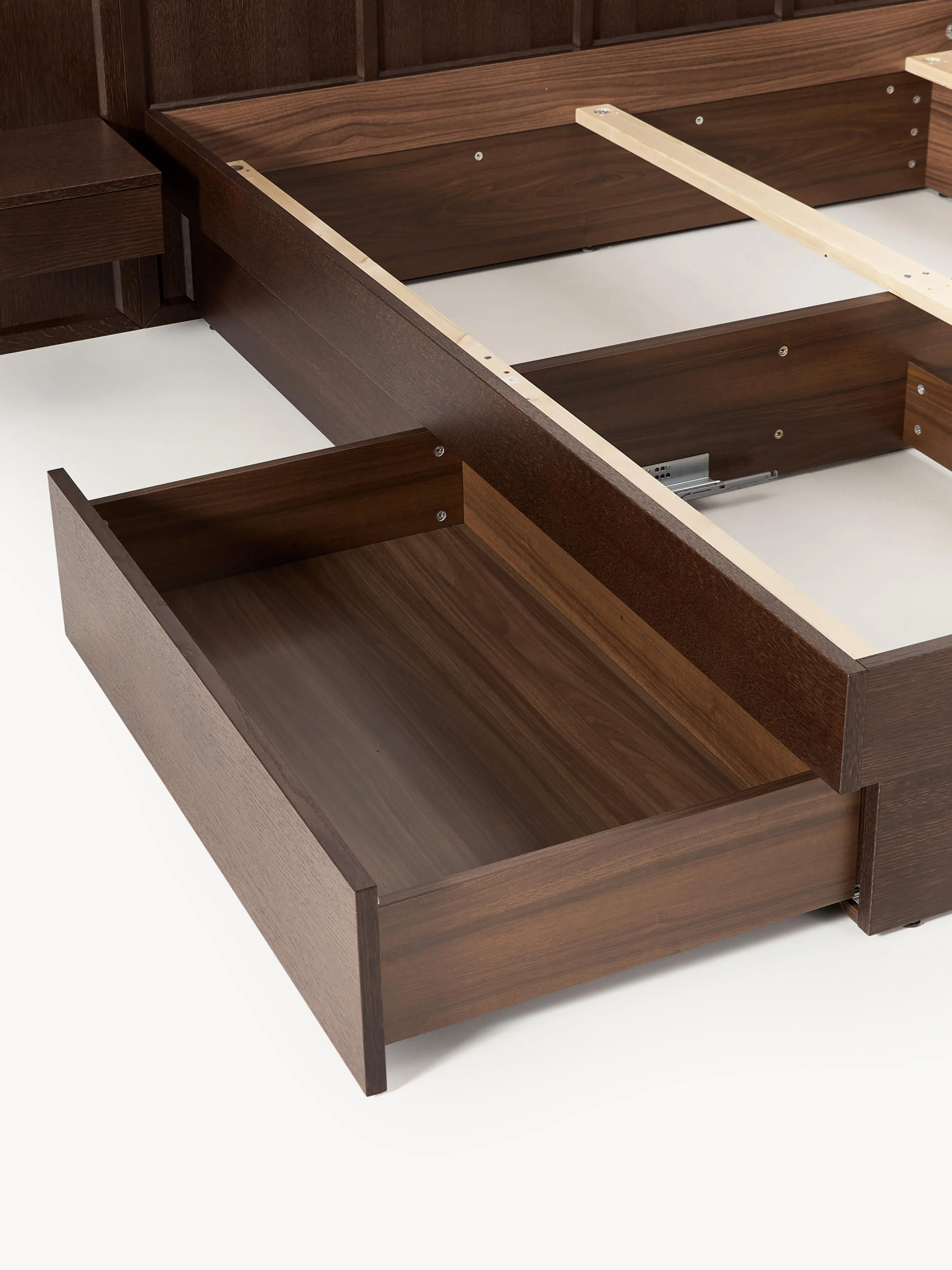 Houten bed Nanto met lades en hoofdeinde