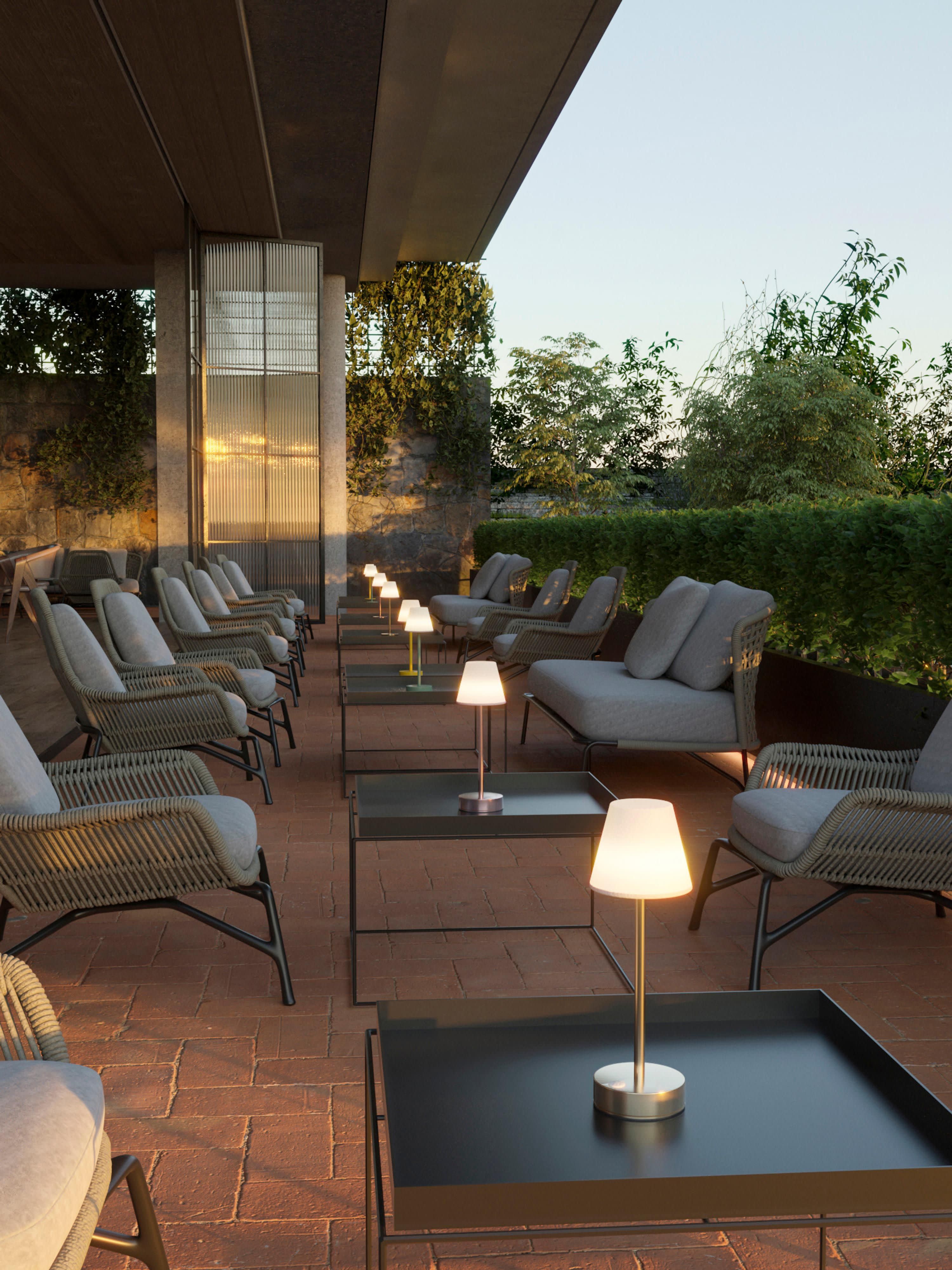 Mobiele dimbare LED outdoor tafellamp Lola met touchfunctie