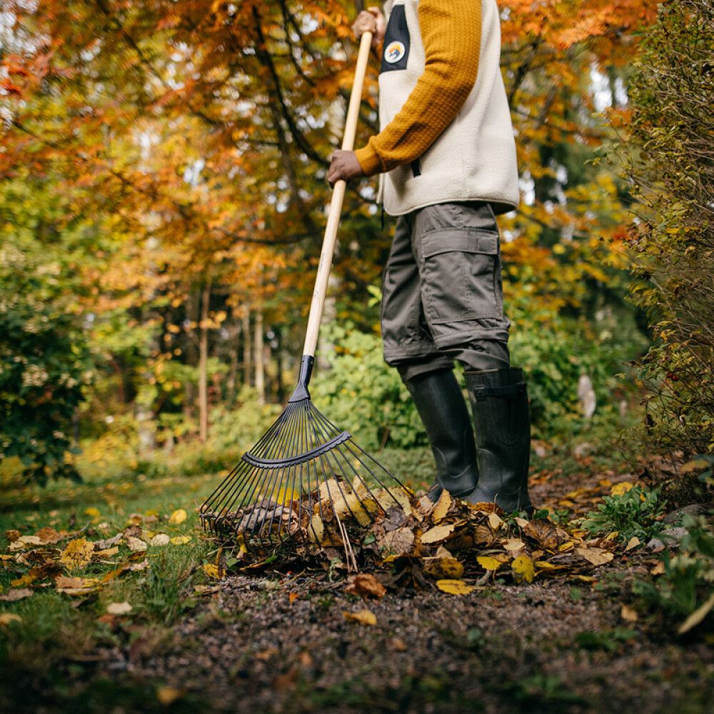 LØVRIVE FISKARS SOLID 22RP TRE 185,4CM