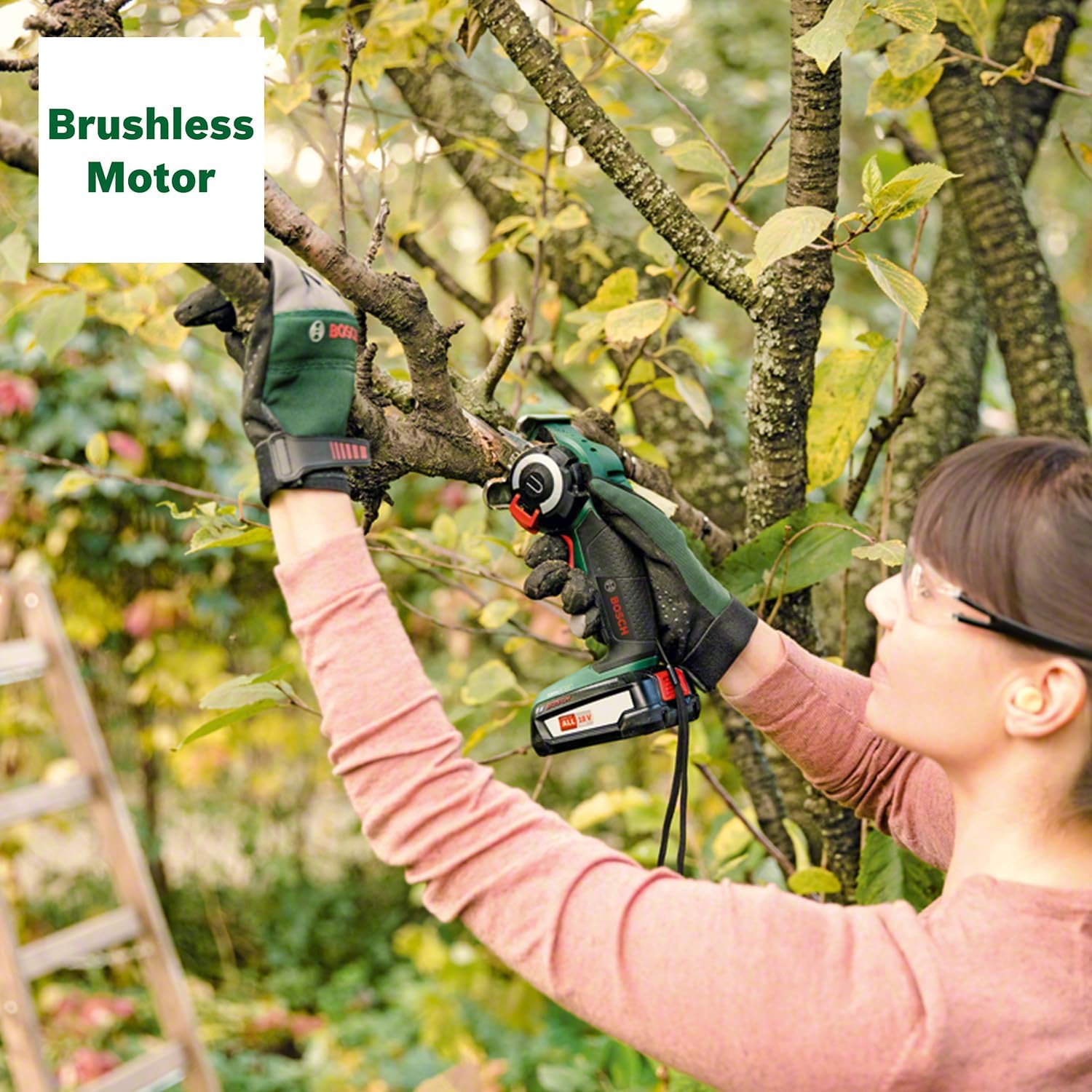 Bosch Akku Säge AdvancedCut 18 (ohne Akku, 18 Volt System, mit NanoBlade Technologie, im Karton)