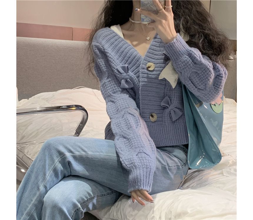 Malrowe - V-hals effen cardigan met strik en knoopjes