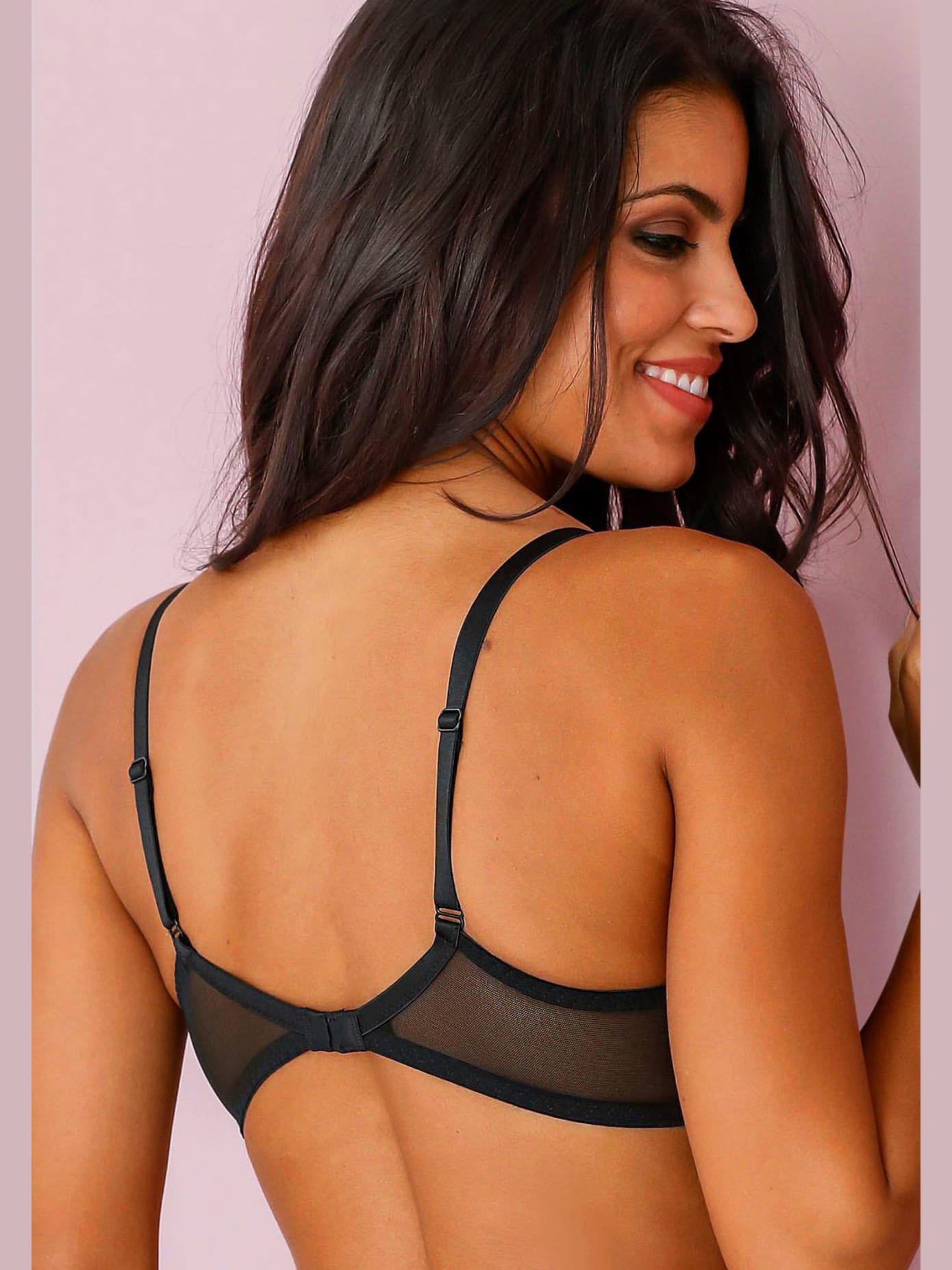 Soutien-gorge à armatures, dentelle légèrement transparente