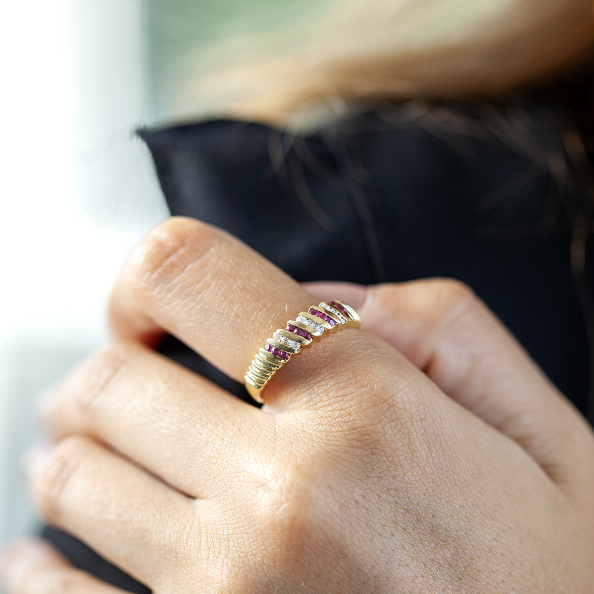 Bague d'occasion or 750 jaune rubis et diamants