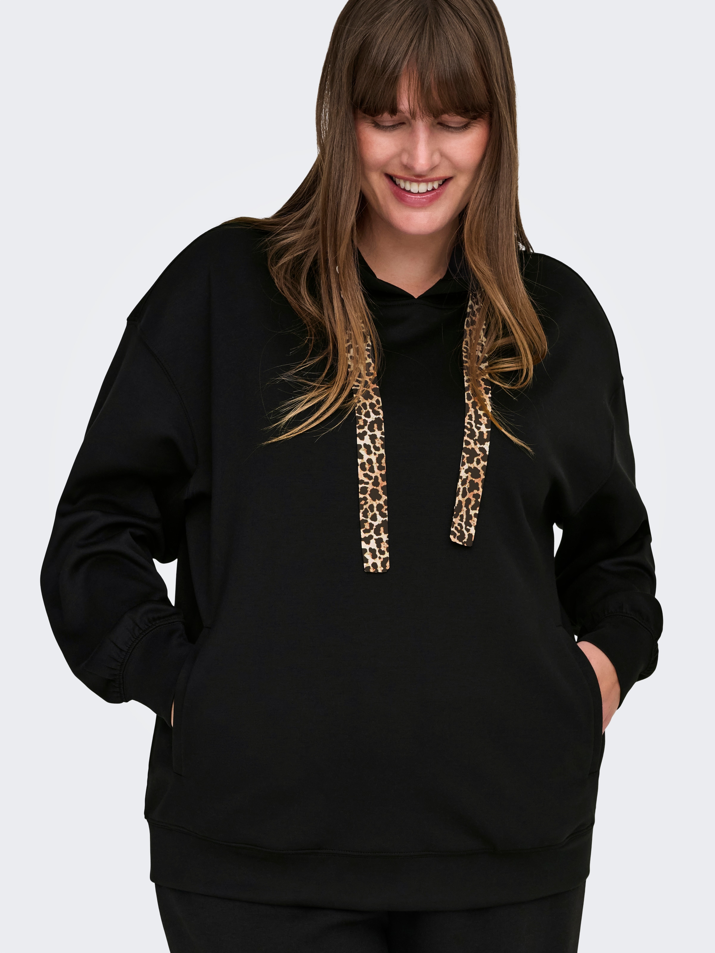 ONLY CARMAKOMA Kapuzensweatshirt »CARALINA LIFE LEO DETAIL HOOD BOX JRS«
