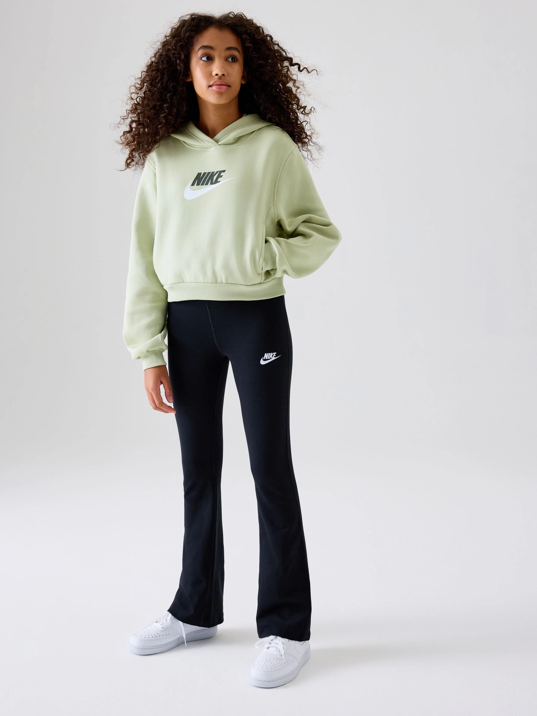 Nike flared legging met hoge taille