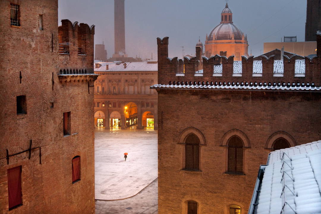 The red umbrella by Christophe Jacrot - Limited Edition. Edition of: 150. Signed.