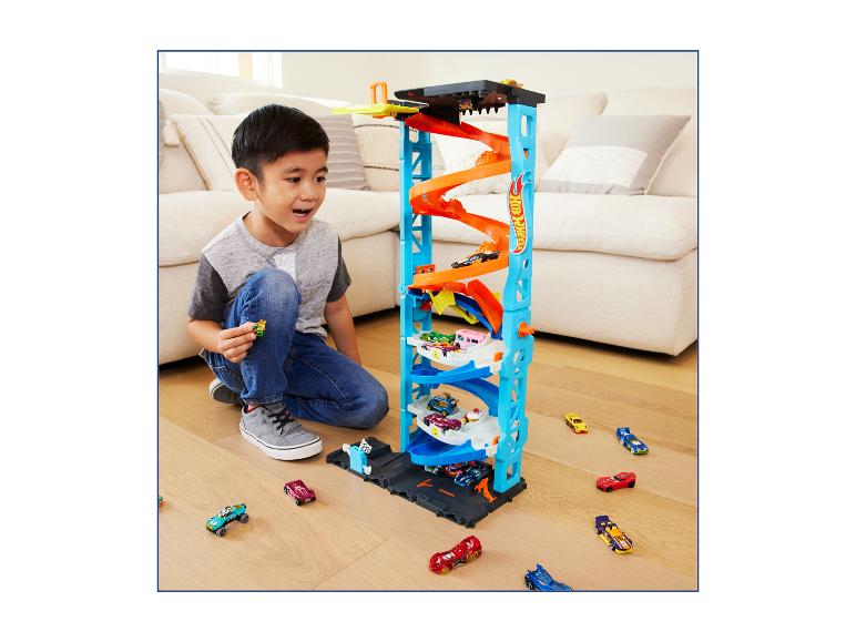 City Race Tower of Action Figure 8-jump