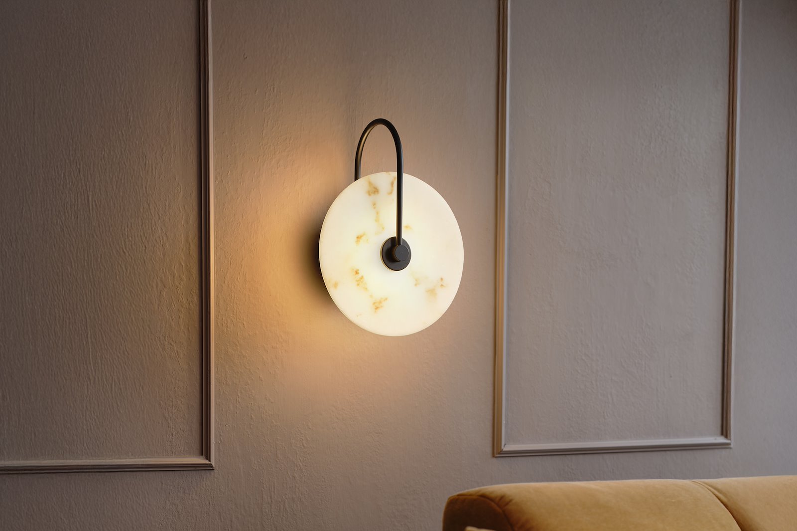 Avry vegglampe Alabast glass Ø25cm med LED lyskilde 5W