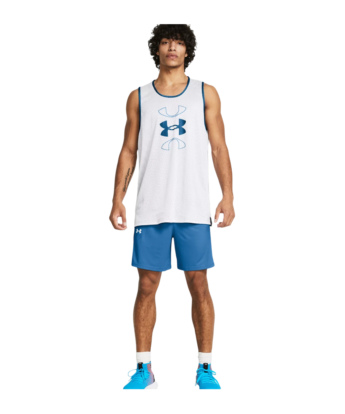 Under Armour Baseline Short Blau F444