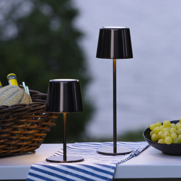 Brilliant USB oplaadbare buitenlamp Xaana 2W zwart