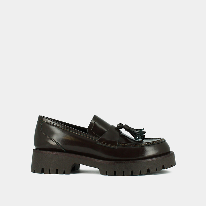Mocassins à talons plats  en cuir glacé marron
