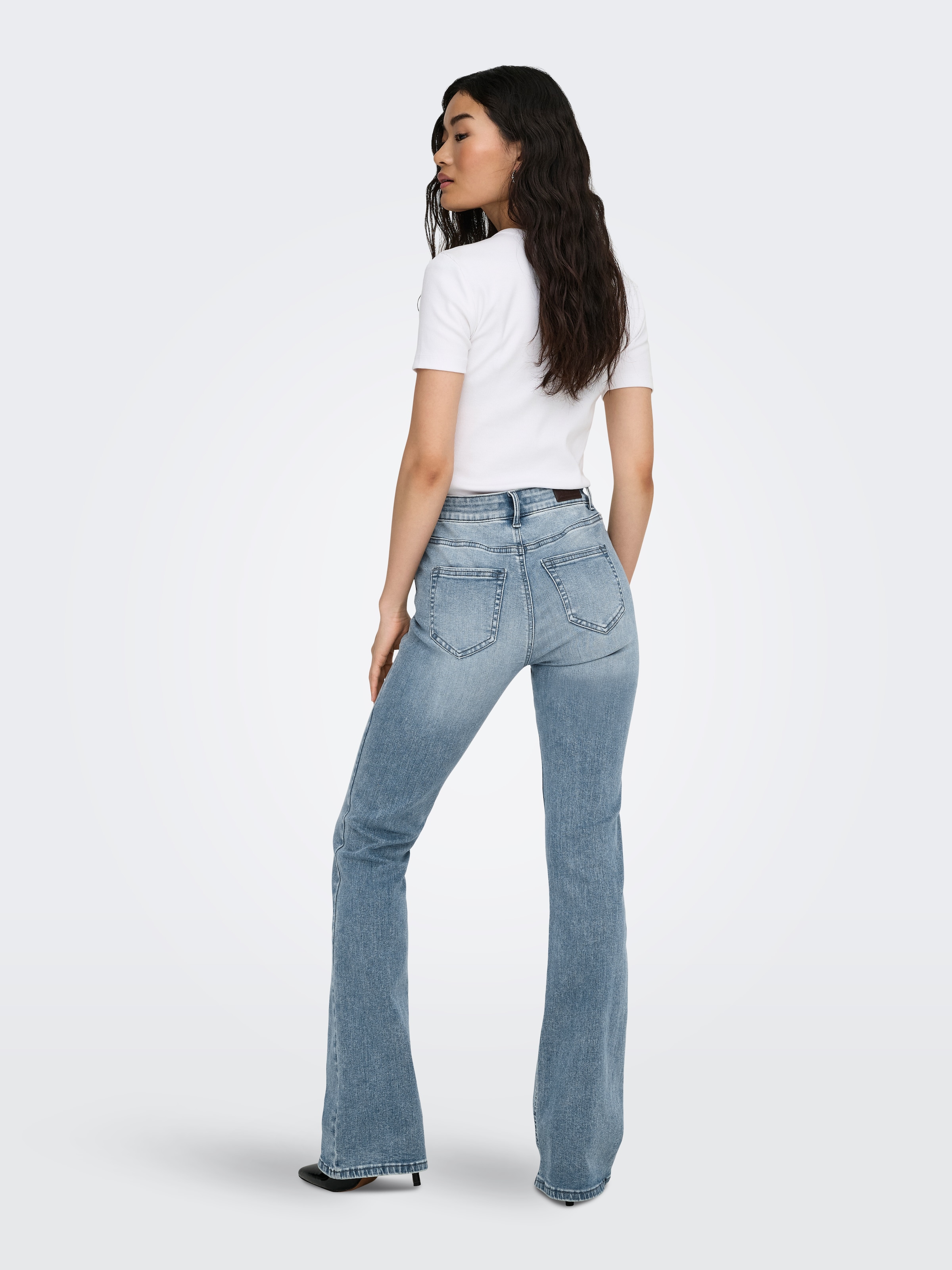 ONLY Bootcut-Jeans »ONLBLUSH MID WAIST FLARED DNM BOX«