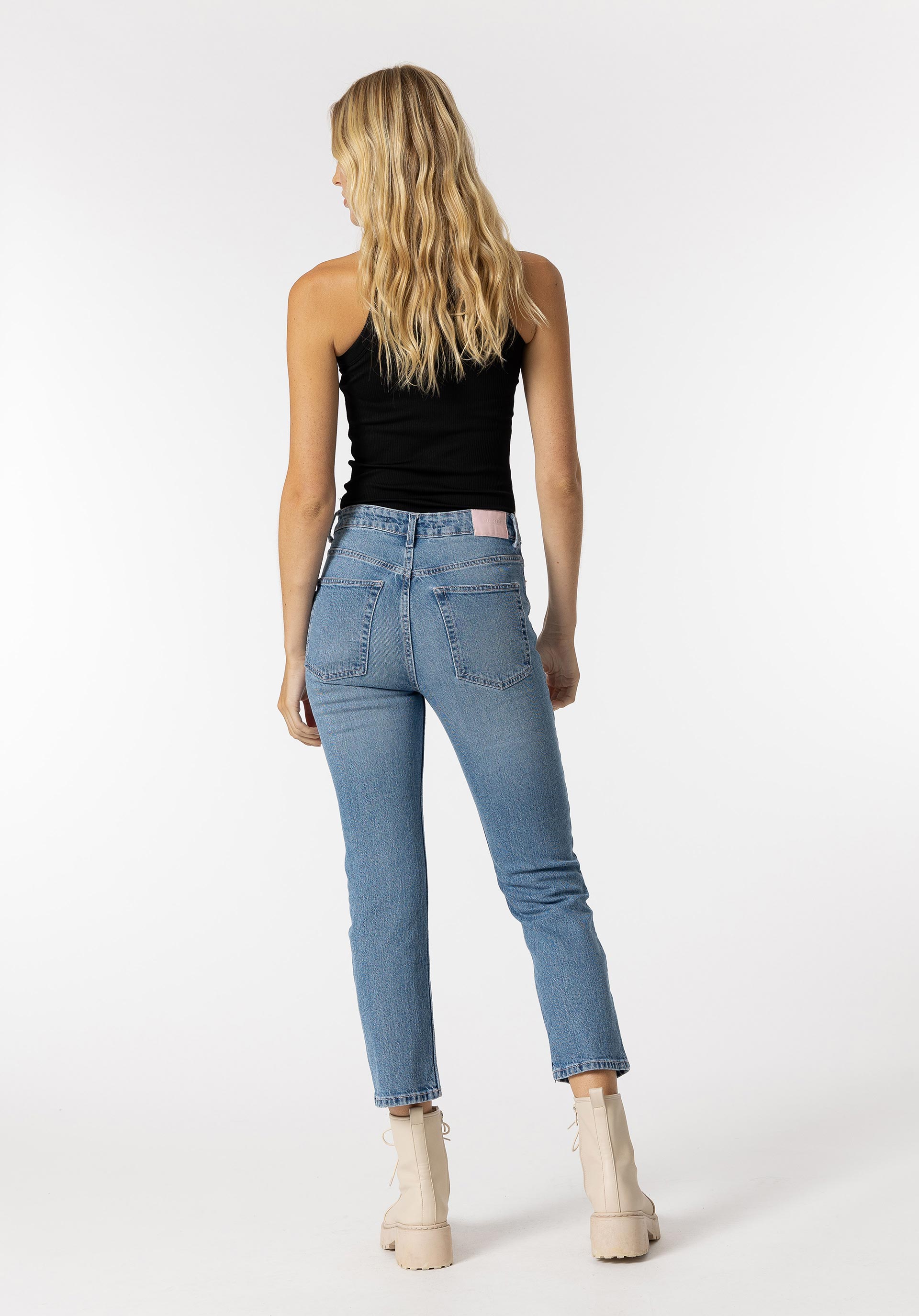 Jeans Amy Straight Fit Cintura Alta