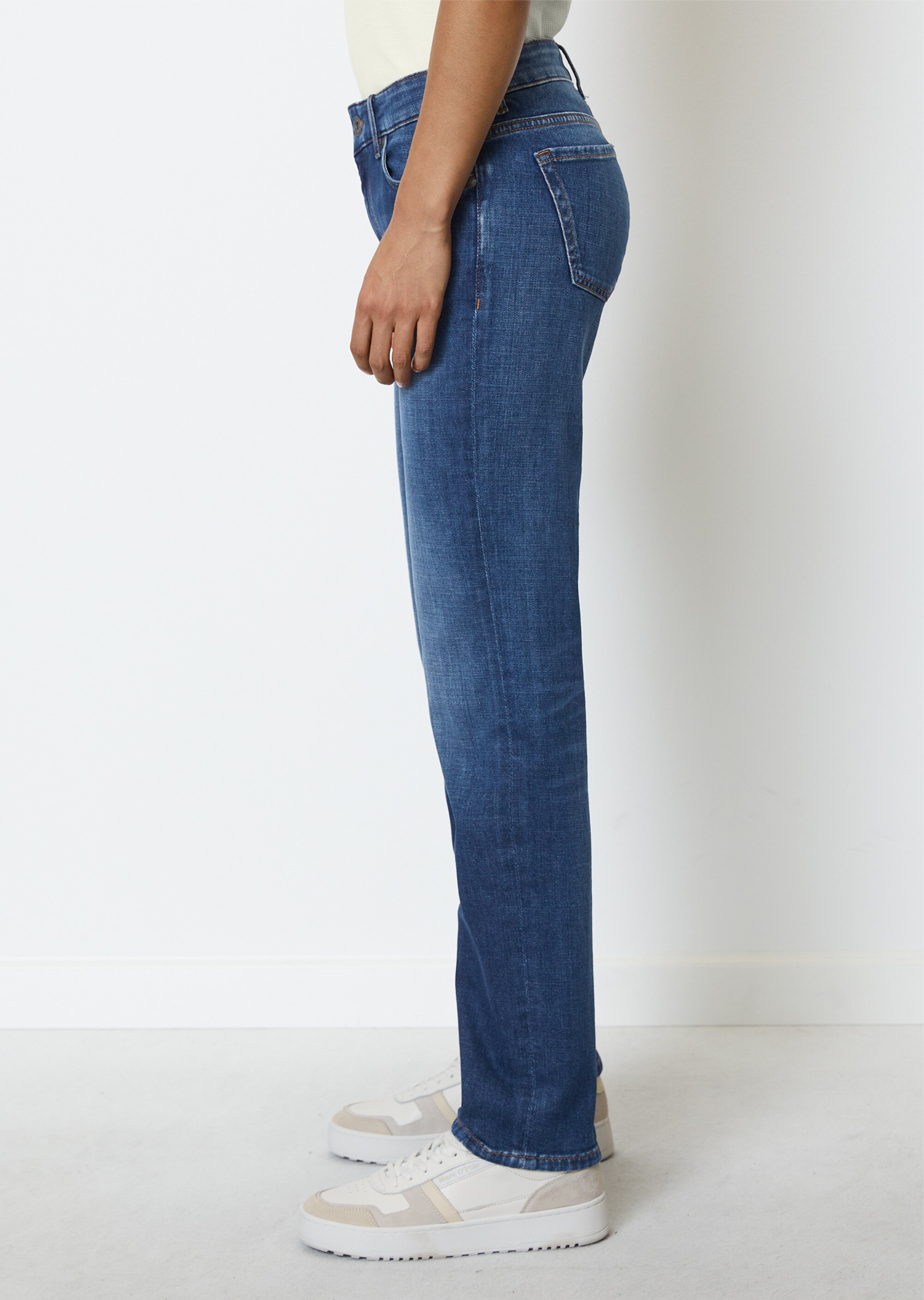Jeans Modell ALBY straight mit normaler Taillenhöhe