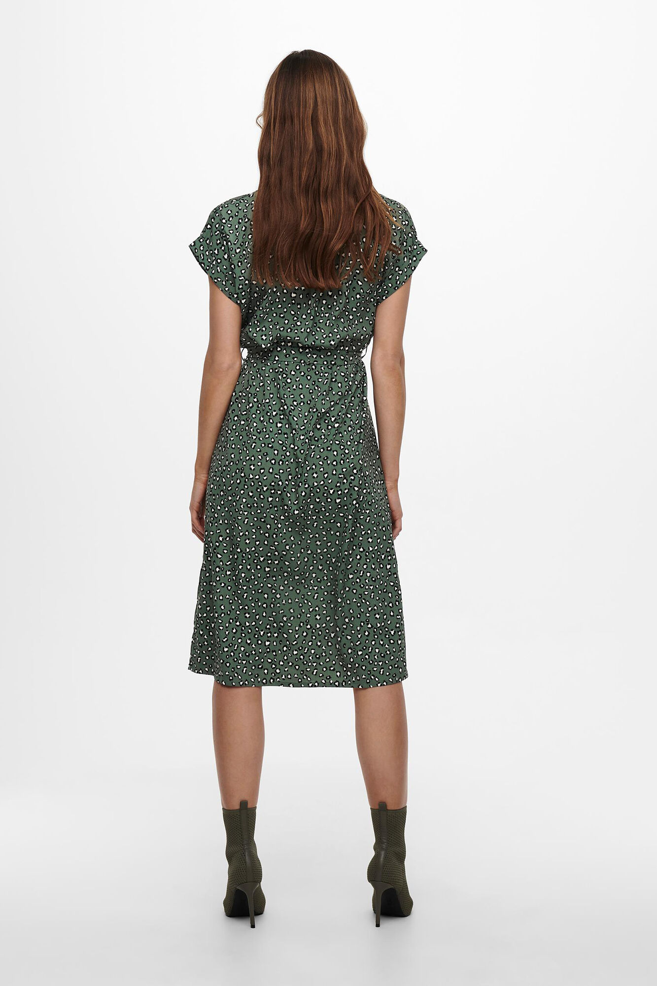 Vestido midi estilo camisa