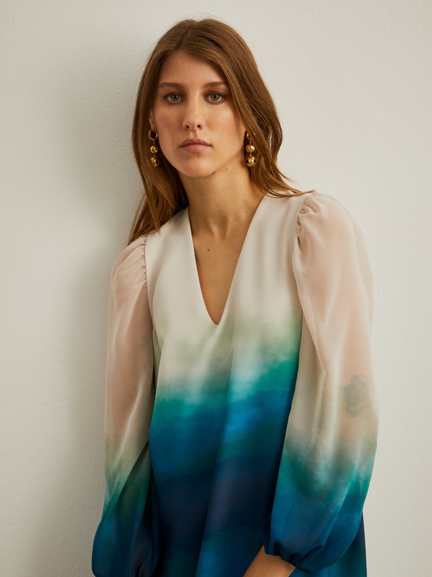 Vestido curto com padrão degradé