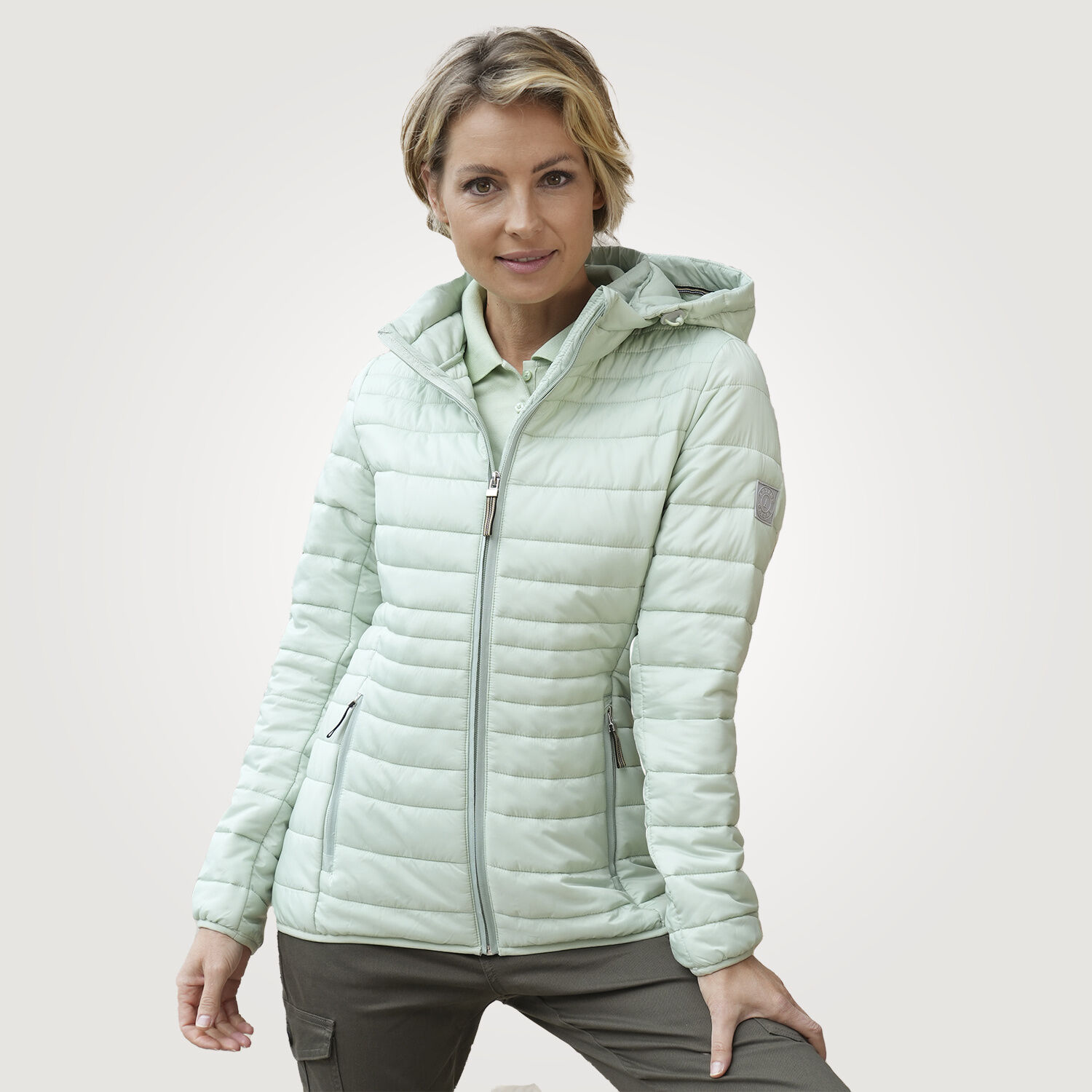 Steppjacke mit abnehmbarer Kapuze
