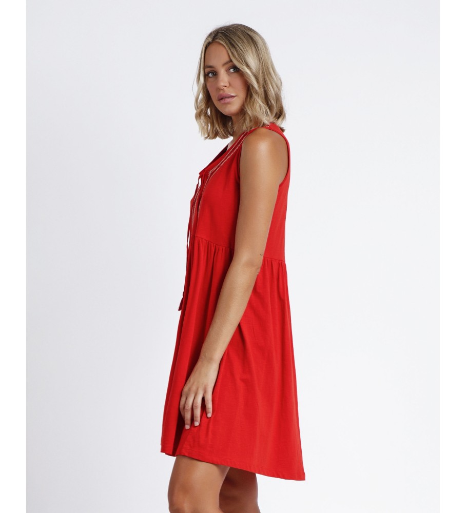 Vestido vermelho com estampa paisley branca da Admas
