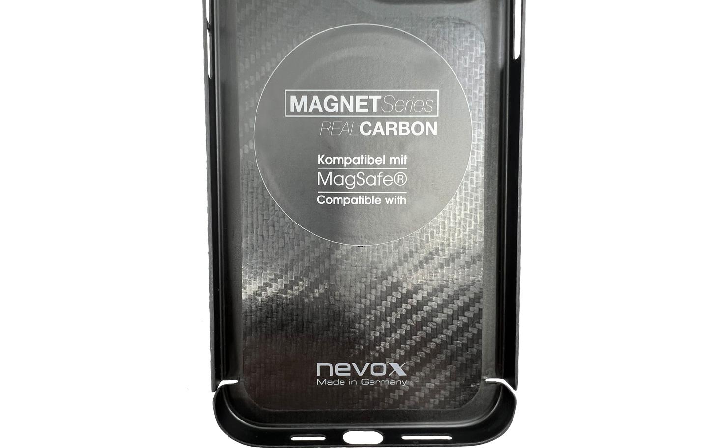 Back Cover Carbon Magnet Series iPhone 14 Plus SchwarzMagnetische Schutzhülle für das Apple iPhone 14 Plus mit Unterstützung für MagSafe