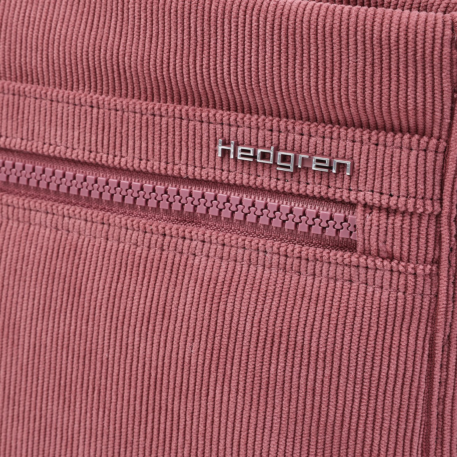 Hedgren Leonce RFID Small Vertical Crossover corduroy dusty rose
