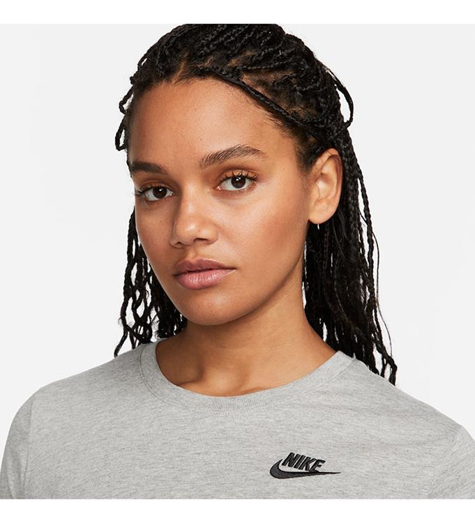 Nike Women Sportswear Club Essentials T-Shirt