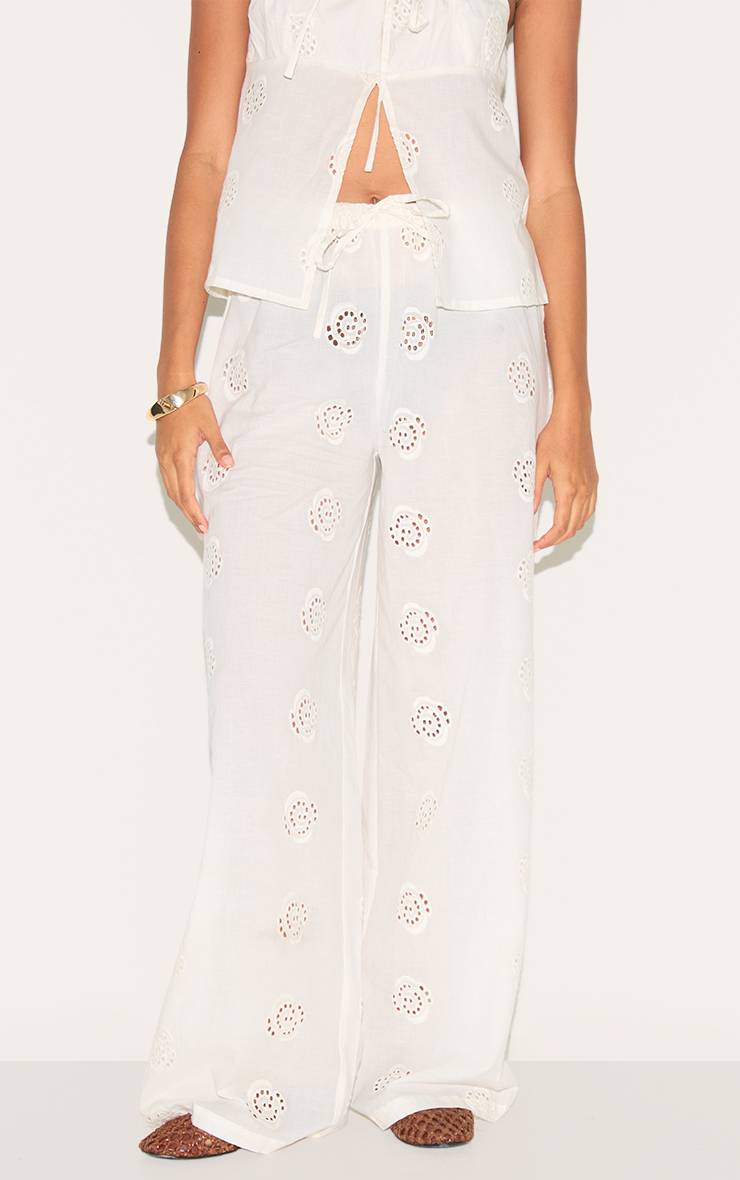 Blanc Pantalon Droit En Broderie Anglaise Avec Détails Tourbillons