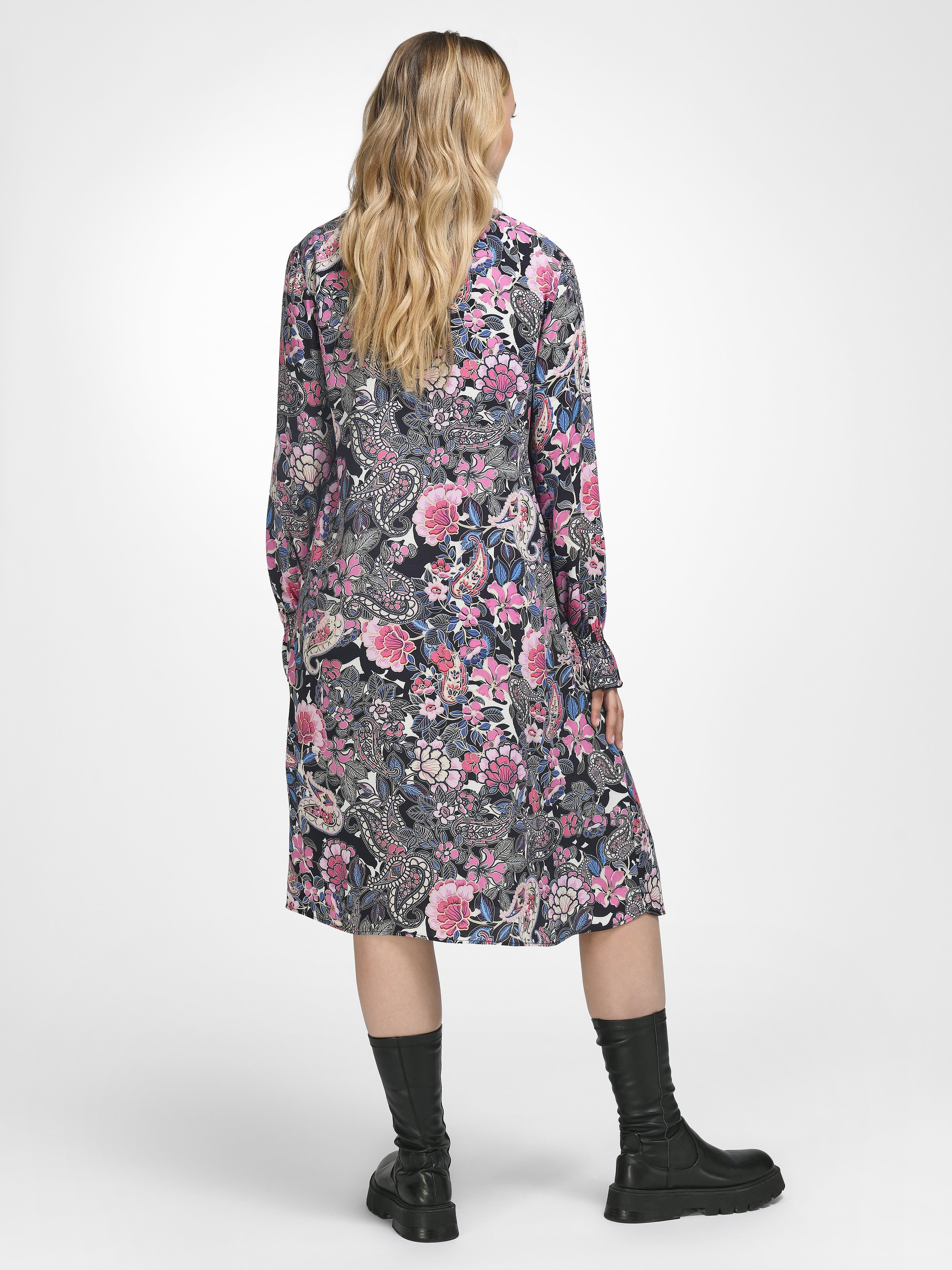 Kleid mit Rüschenkragen