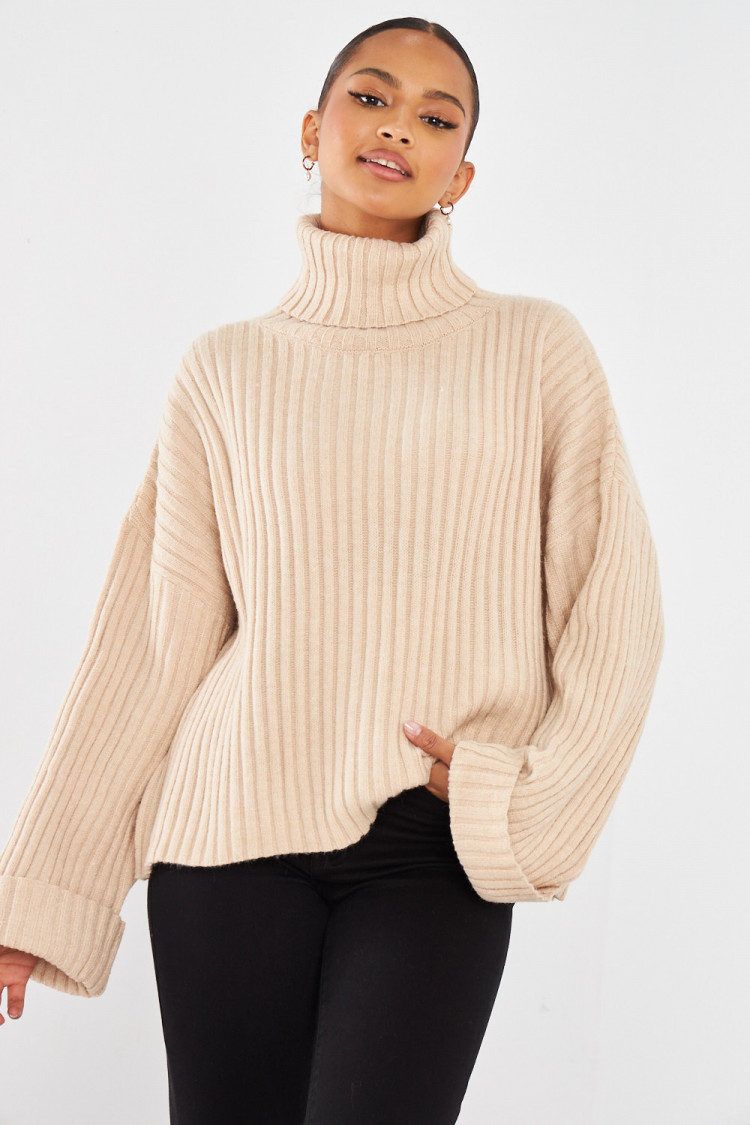 Pull côtelé à col roulé beige