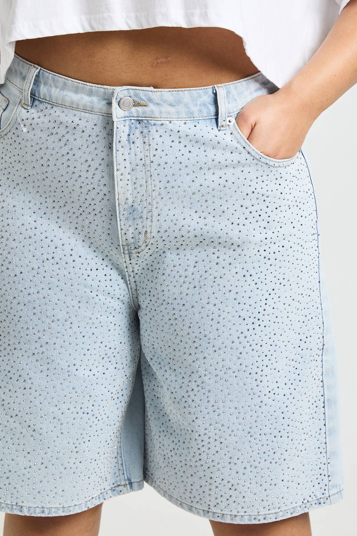 boohoo Short Bermuda En Jean Brodé Grande Taille