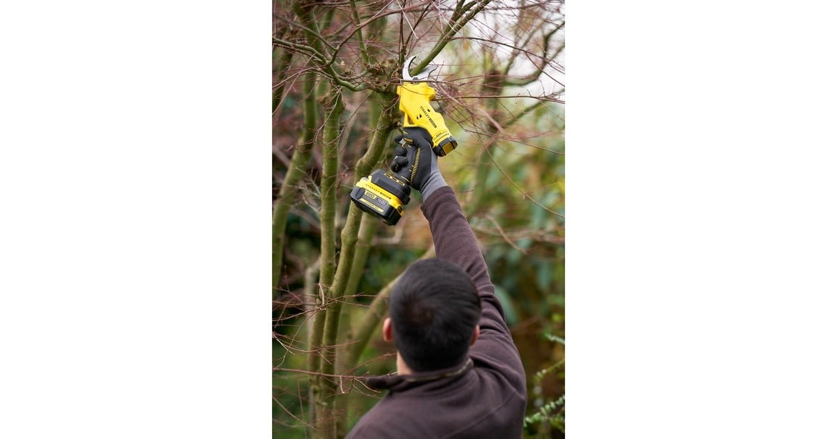 StanleyFATMAX V20 18V Takkenschaar SFMCPP32M1-QW  (Geel/zwart, Accu (4.0 Ah) en oplader inbegrepen)