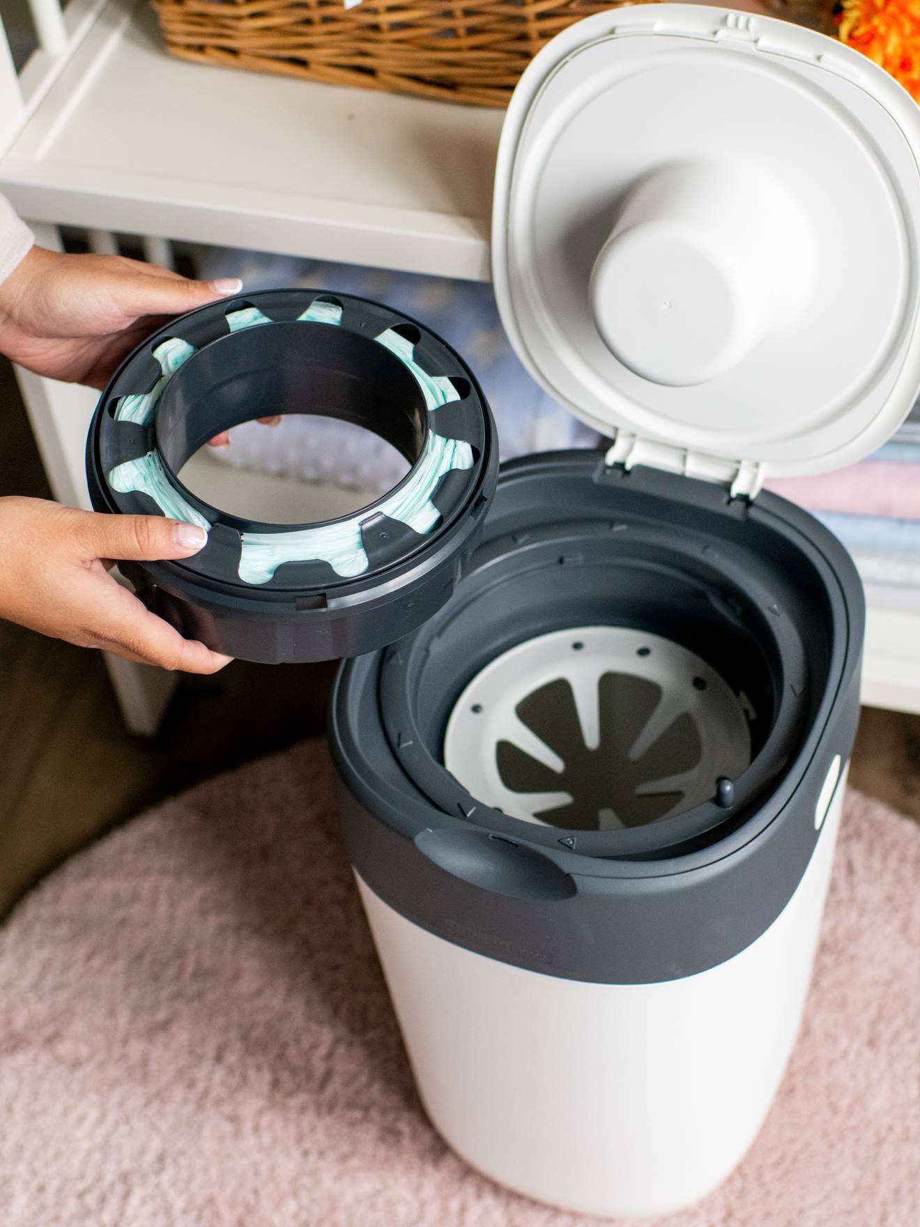 Pacote com 3 refis para os cestos de fraldas Tec e Twist & Click da TOMMEE TIPPEE Sangenic, cor cinza médio liso.