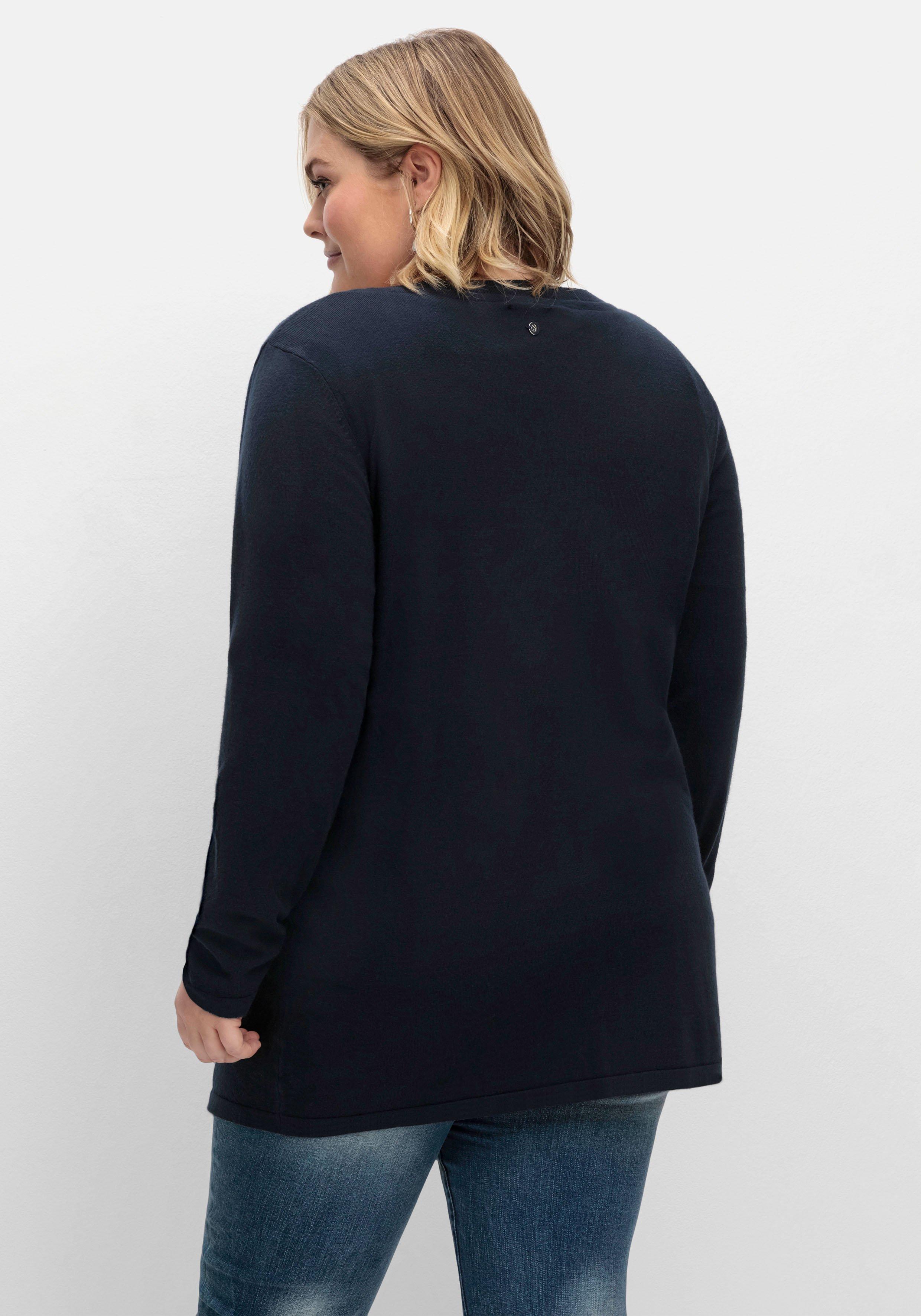 Feinstrickjacke mit Rundhalsausschnitt und Knopfleiste