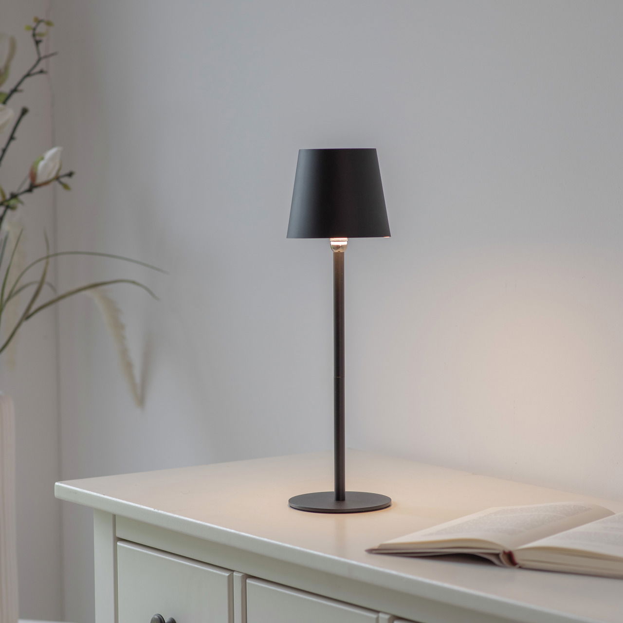 Just Light Akku-Tischleuchte BOTERIA