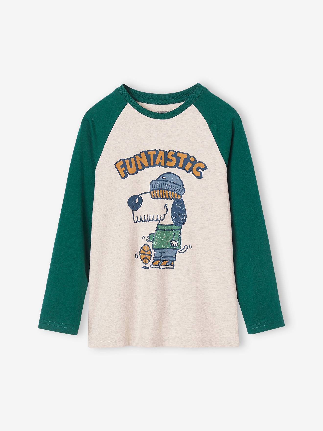 Camiseta infantil masculina, azul médio liso com estampas e mangas raglan coloridas.