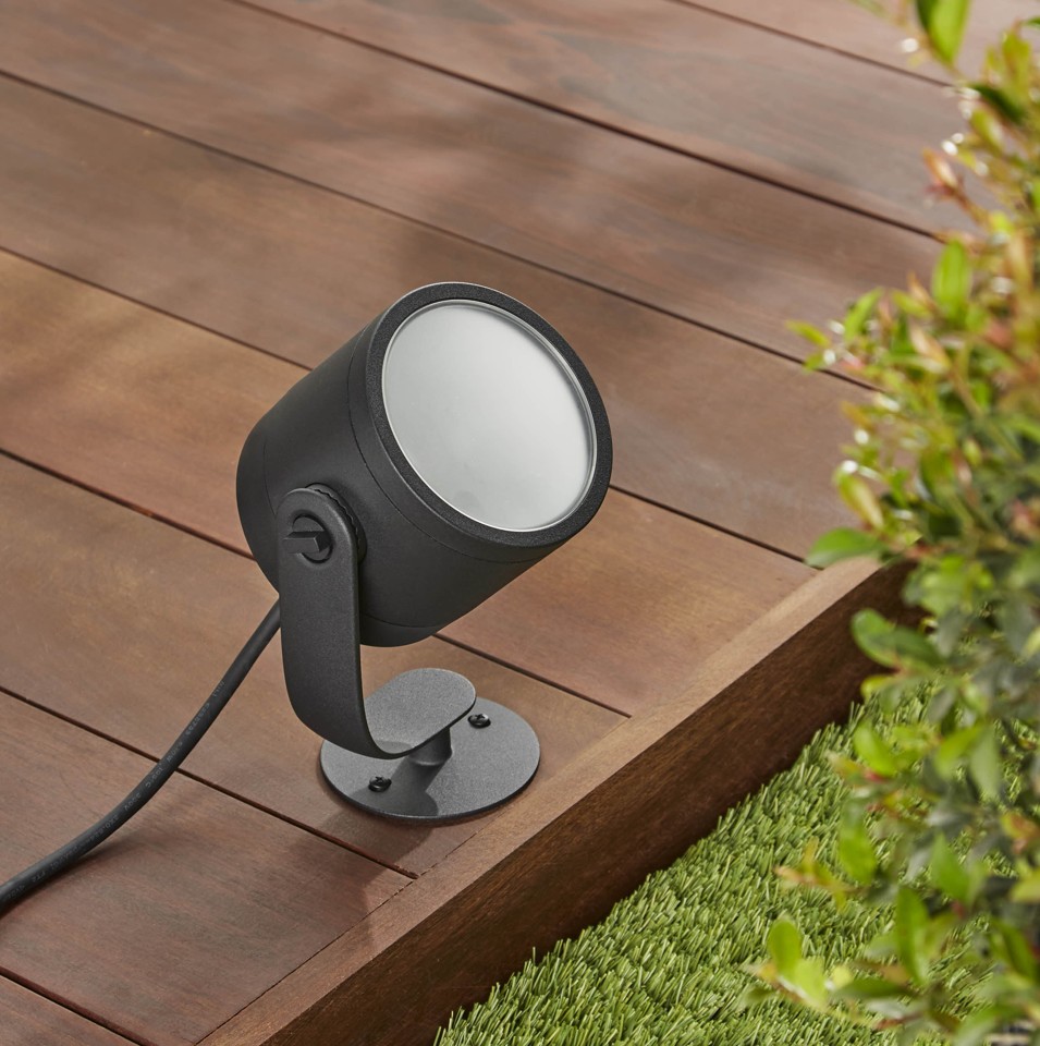 Philips Hue - Lily XL Spot Light - Hue Outdoor-White & Color Ambiance