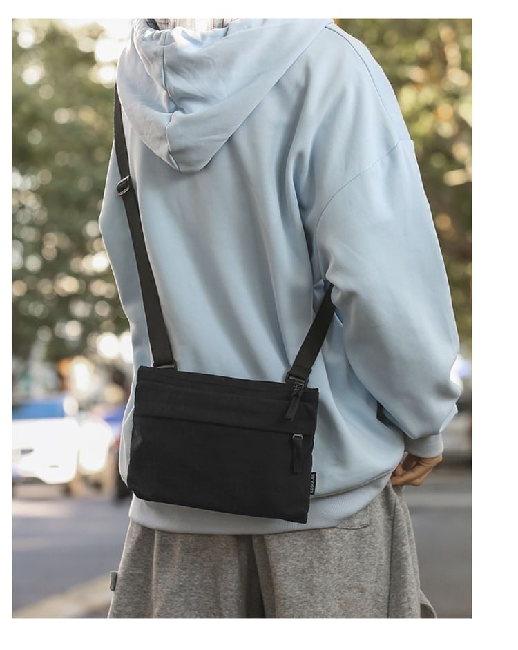 Hikuozy - Effen nylon crossbodytas