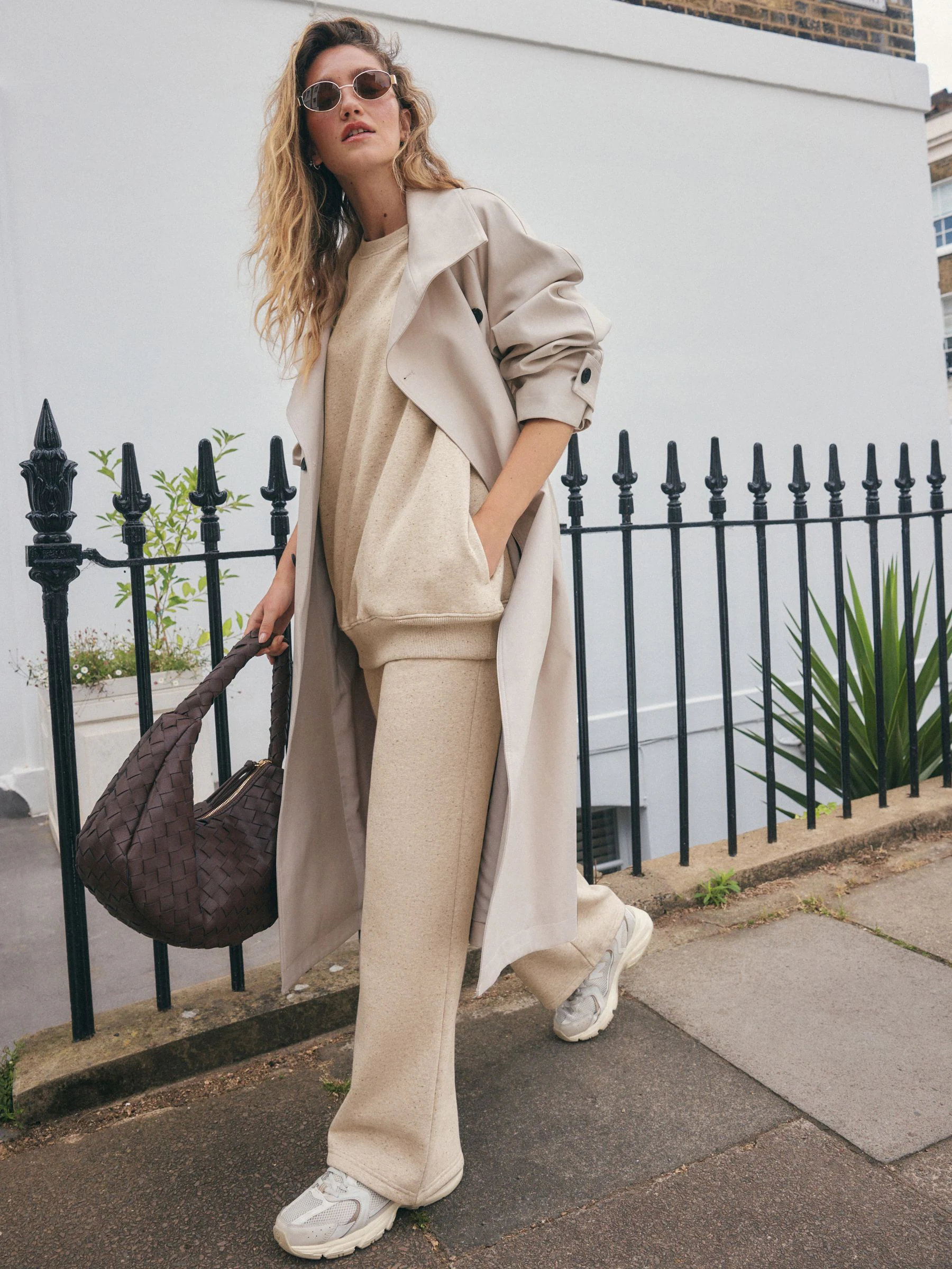 Naturel Gemêleerd - Essentials sweatshirt met relaxte pasvorm, lange snit en zakken
