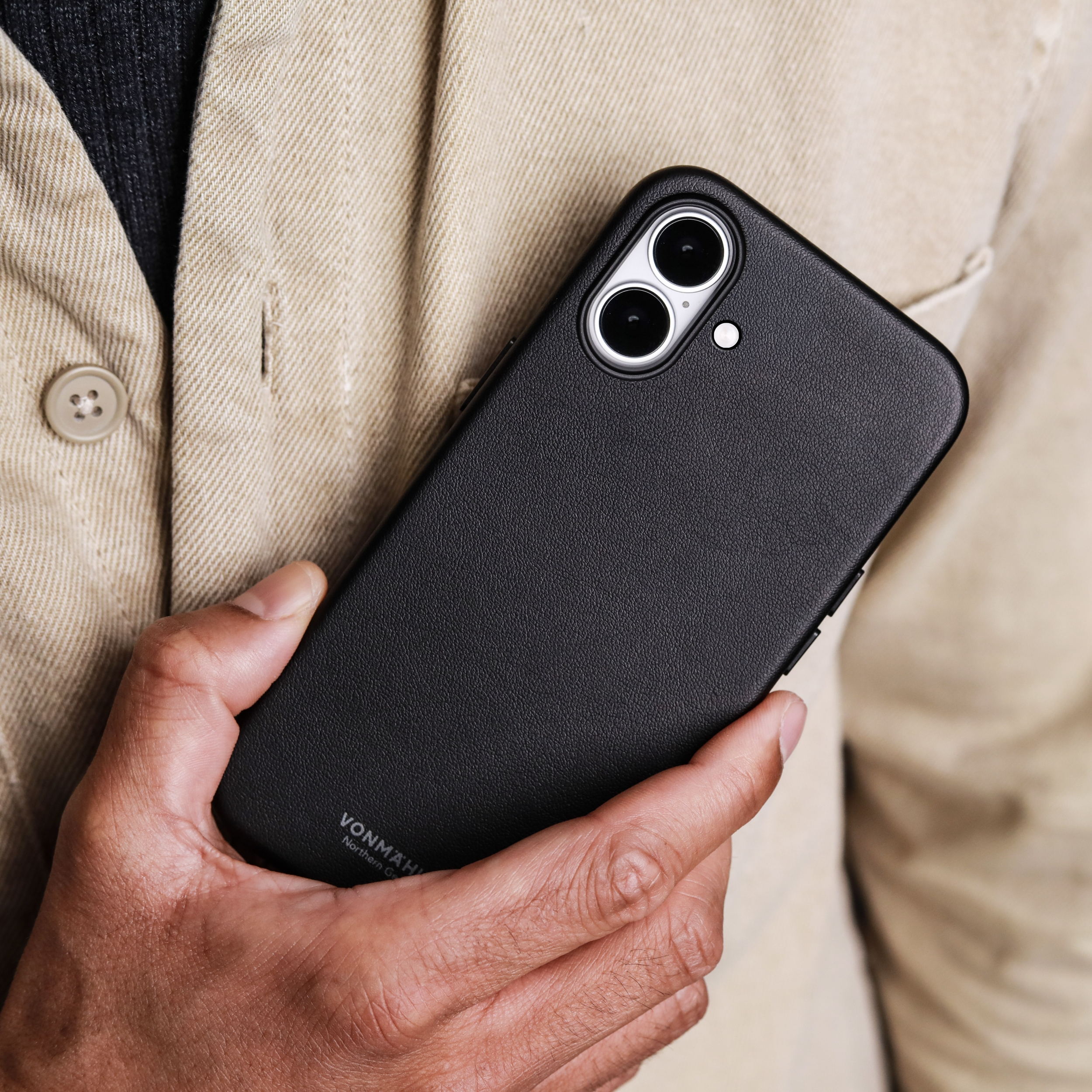 iPhone 17 Pro Max MagSafe Schutzhülle Like Leather Case aus Recycelten Materialien (ELC00019) - Schwarz