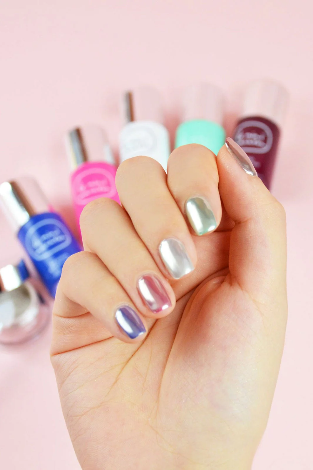 Le Mini Macaron Chrome Manicure Set