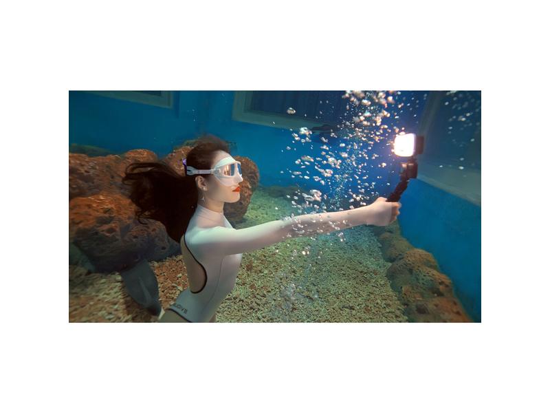 Godox Videoleuchte WL8P Wasserdichtes LED-Licht mit 2900 mAh starkem Akku