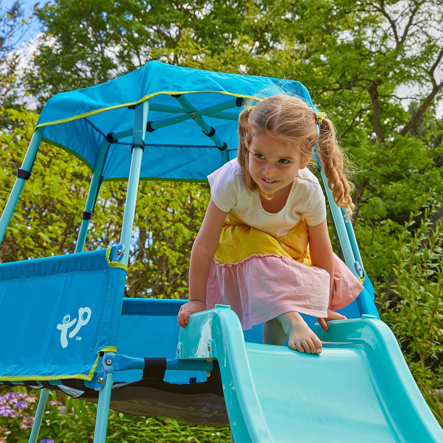 TP Growable Adventurer Klettergerüst aus Metall mit Rutsche und Vordach, höhenverstellbar, für Kinder von 18 Monaten bis 3 Jahren, langlebige Outdoor-Spielstruktur, fantasievolle Spielmatte inklusive