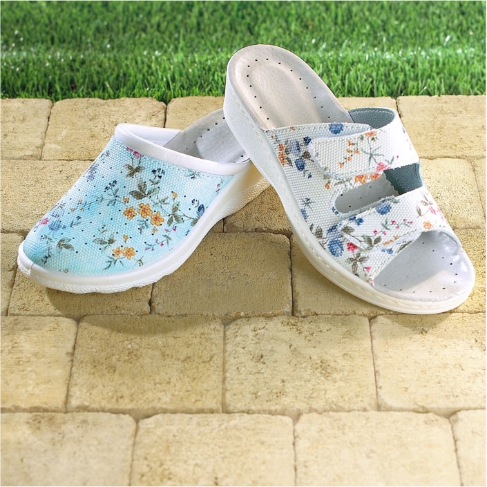 Mules fleuries Blanc ou Bleu