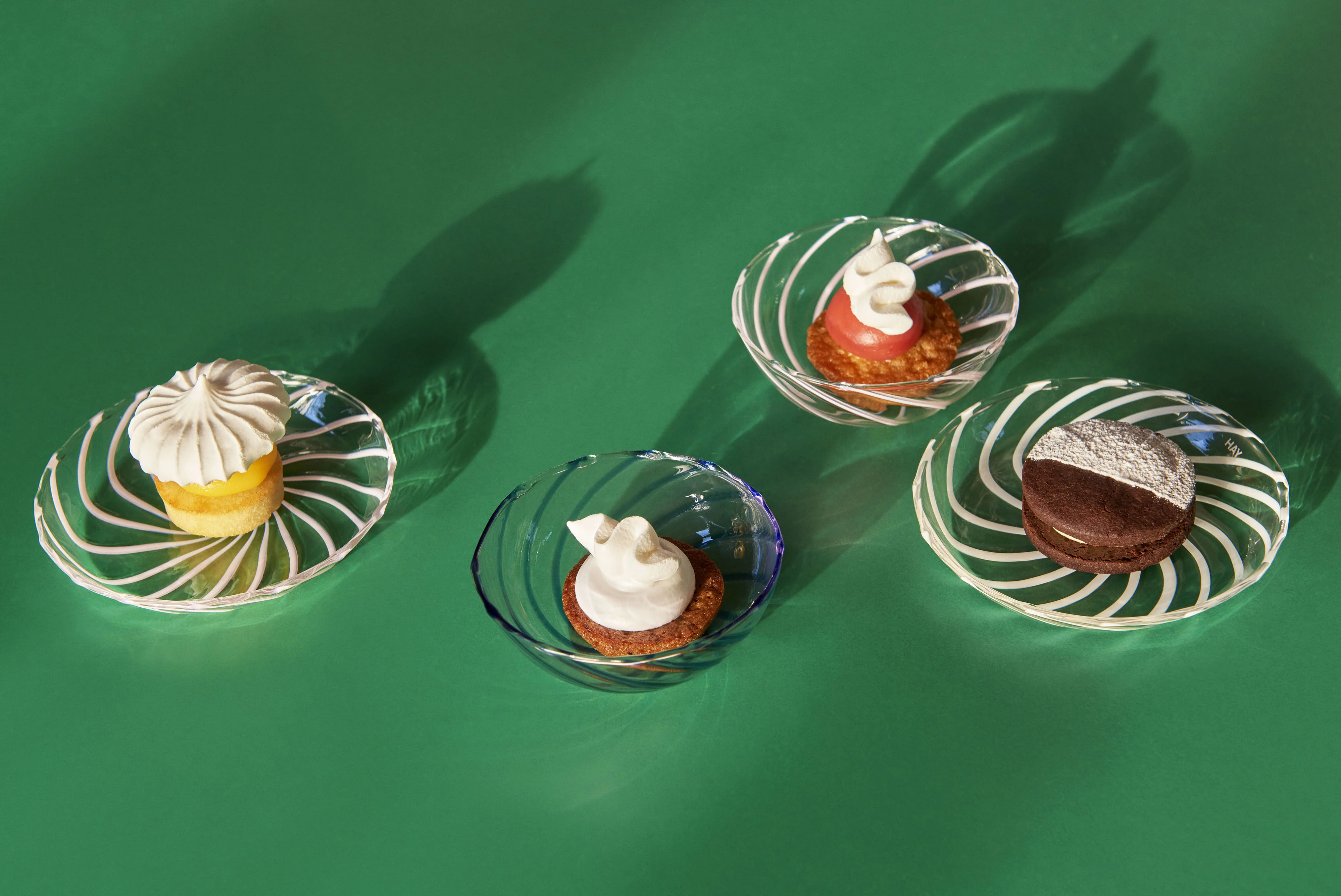 SPIN - Assiette à mignardises verre | Blanc