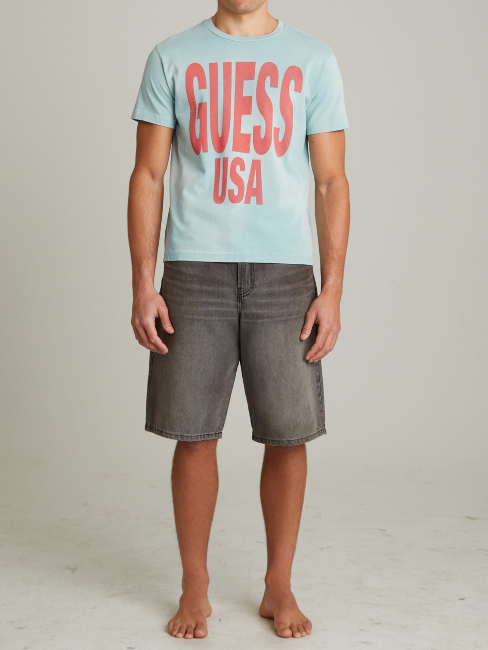 Camiseta com logo envelhecido