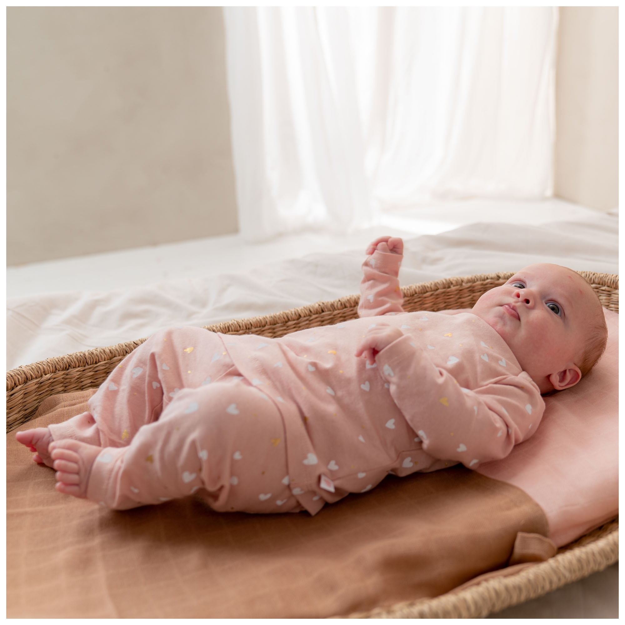 Prénatal baby pyjama hartjes roze
