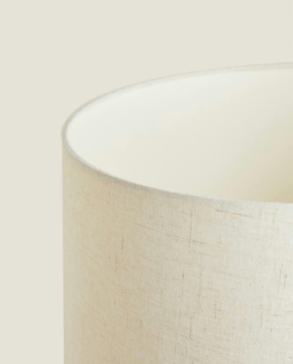 LUMINÁRIA COM BASE DE CERÂMICA BRANCA