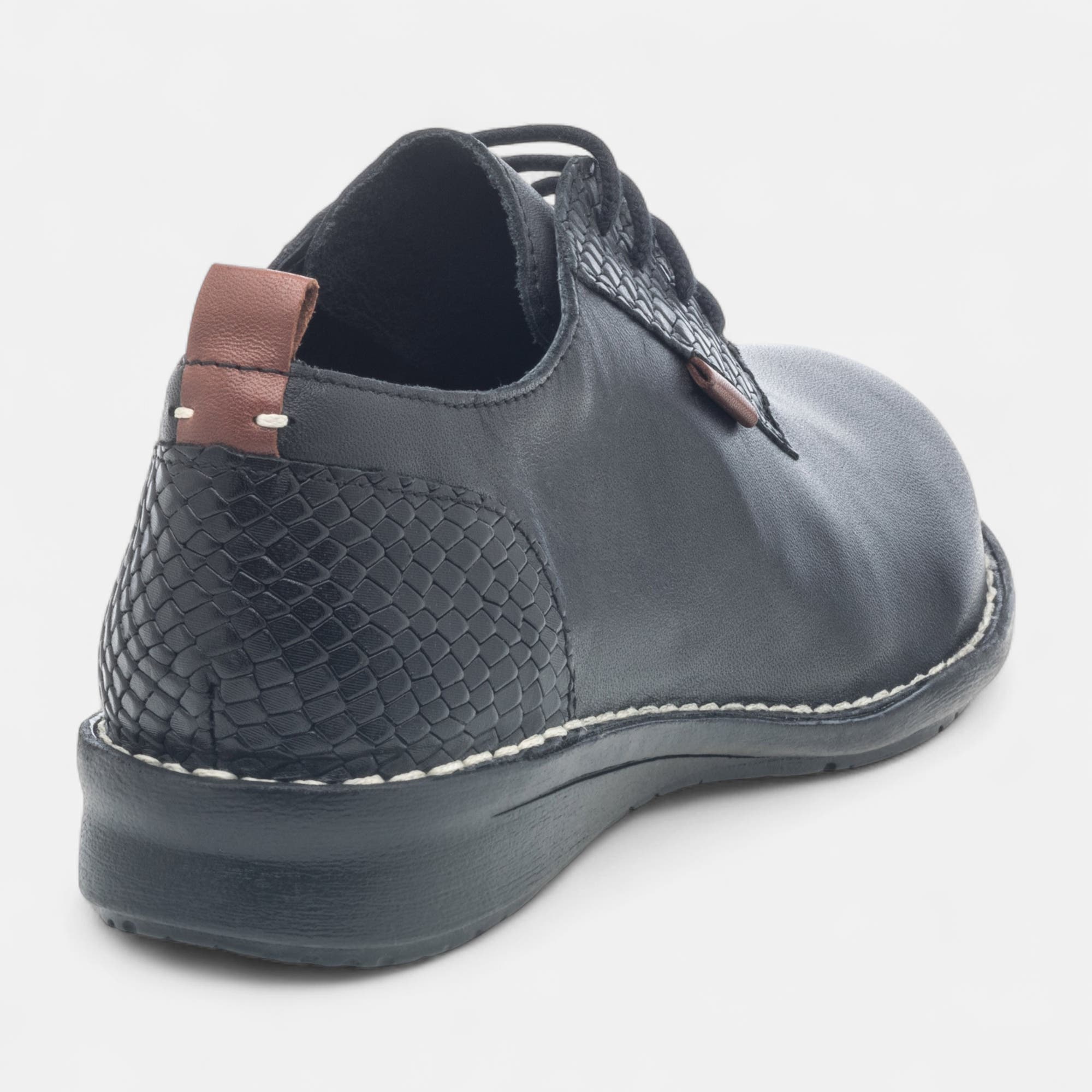 Derbies Femme en cuir noir